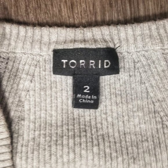 Torrid plus-size grey V-neck ribbed sweater with shoulder ruffles - Picture 4 of 7